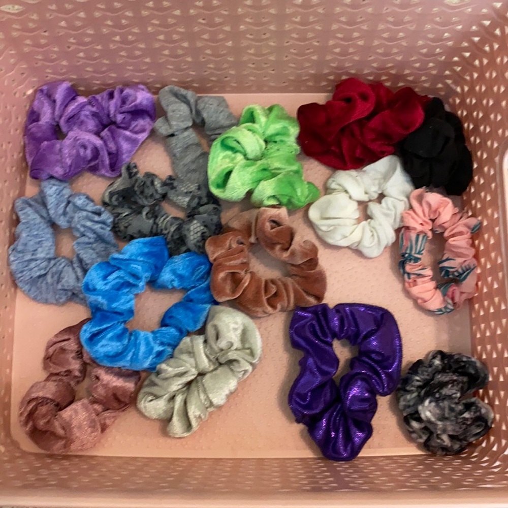 🌸BOGO FREE🌸 Scrunchy Bundle 15 Scrunchies